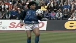 O aquecimento inesquecível que marca a carreira de Maradona