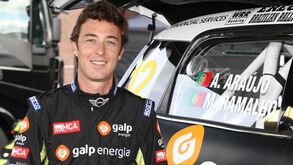 Armindo Araújo despe fato de piloto e dedica-se aos têxteis para combater o vírus