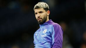 Kun Agüero ensina espanhol na telescola britânica