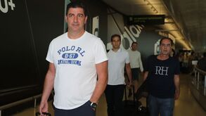 Rui Vitória e Vitor Campelos a caminho de Portugal