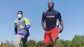 'The Sun' faz equipa com futebolistas 'covidiotas' que furaram a quarentena