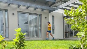 Loucuras de quarentena: sul-africano correu 160 quilómetros à volta de casa