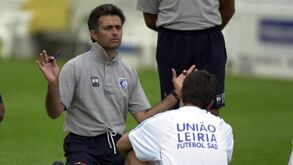 Os primeiros tempos de Mourinho na U. Leiria: «Acha que está no Benfica? Não pode jogar tanto ao ataque»