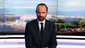 Coronavírus: Reuniões de mais de 10 pessoas proibidas em França após fim da quarentena