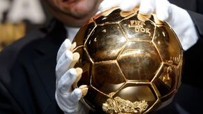 Balotelli, Özil, Oscar? As insólitas previsões para a Bola de Ouro do 'Bleacher Report' em 2012