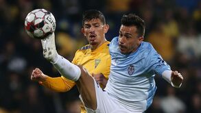 Feirense e Estoril querem ir a jogo