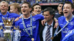 Mourinho venceu Premier League há 15 anos: o título que previu ainda antes do início da época