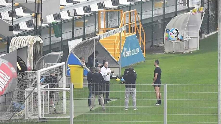 cristiano ronaldo fez apenas alguns minutos de exercício e por isso