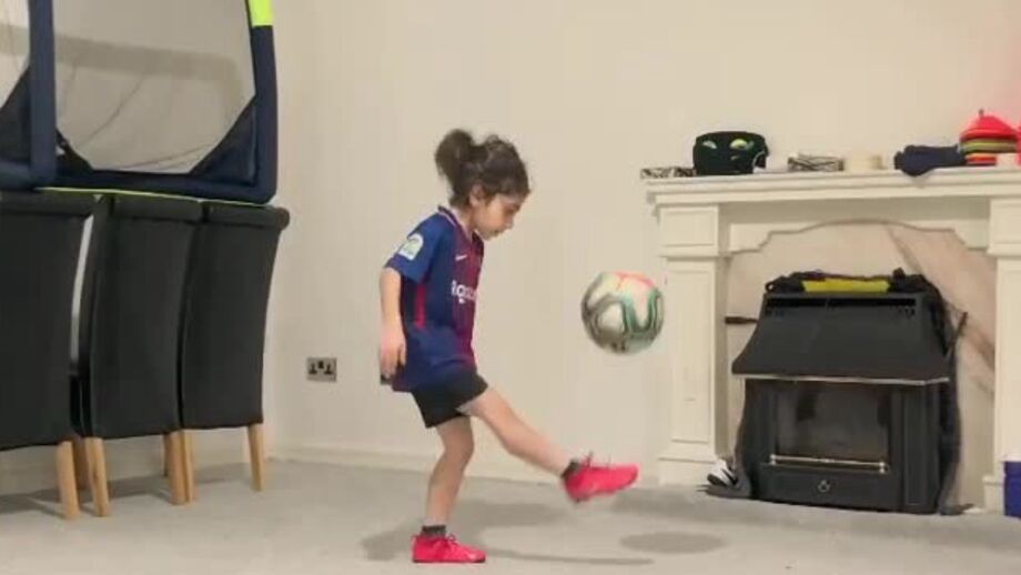 Arat Hosseini tem oito anos e é um fenómeno no Instagram