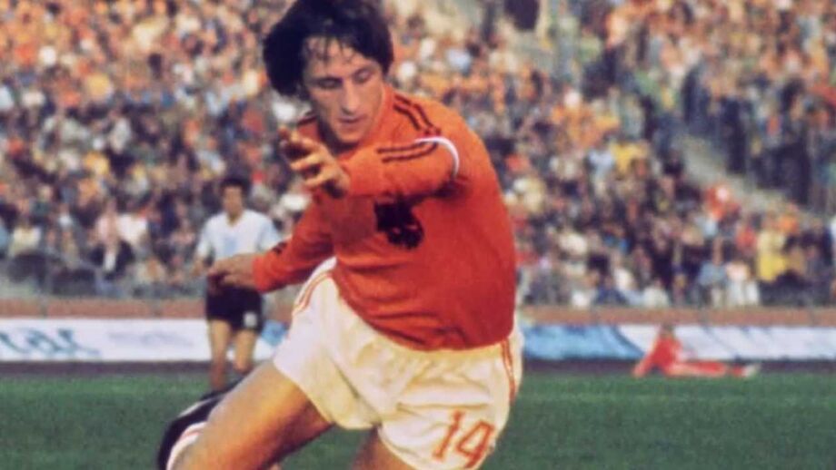 Ex-internacional holandês é recordado como um dos melhores jogadores de futebol de sempre