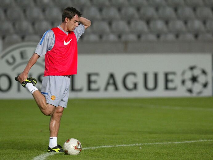 DEF - Gary Neville, 20