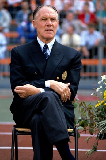 3 ° - Rinus Michels