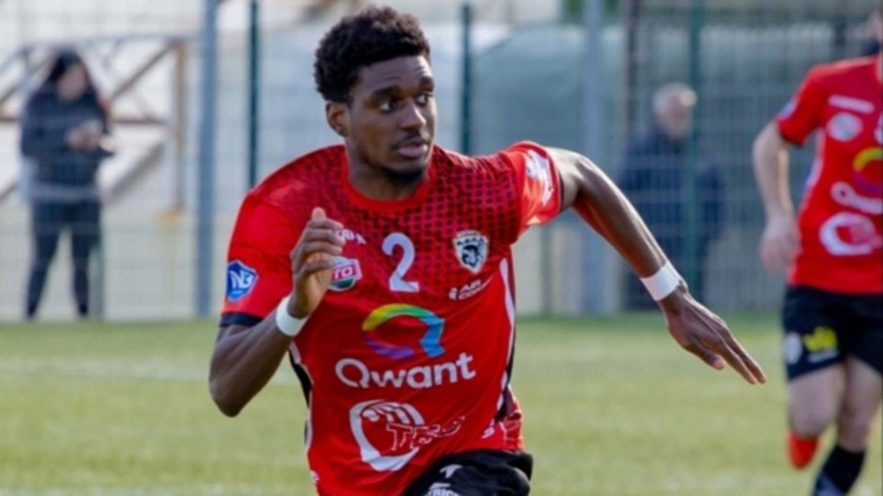 Exjogador do PSG morre aos 24 anos  França  Jornal Record