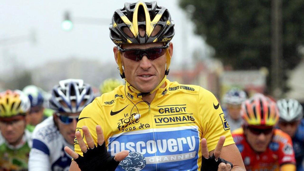 Norte-americano venceu 7 Voltas a França consecutivas mas os títulos foram-lhe retirados