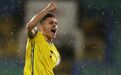 32. Milot Rashica - Apenas de ter apenas 1,77m, este extremo-esquerdo, nascido no Kosovo, representa os alemães do Werder Bremen, onde conta com 26 jogos realizados esta temporada.