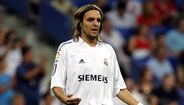 Jonathan Woodgate (defesa central) - Chegou a Madrid em 2004 mas as lesões só lhe permitiram jogar no ano seguinte. Alinhou em 14 partidas e marcou um golo, mas no final dessa época acabou cedido e não mais regressou ao Bernabéu.