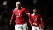 1. Wayne Rooney (18 anos, Manchester United) - É, certamente, um dos maiores nomes do futebol inglês e, em especial, do Manchester United. Ao serviço dos red devils, foram 13 temporadas recheadas de golos de todas as formas e feitios, um total de 253 em 559 jogos, tendo conquistado inúmeros troféus, entre os quais se destacam, naturalmente, a Liga dos Campeões em 2007/08, o Mundial de Clubes em 2009 ou a Liga Europa em 2016/17.
