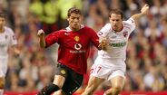 6. Cristiano Ronaldo (19 anos, Manchester United) - O prodígio português depois de Luís Figo. Formado no Sporting, este avançado português - que inicialmente preferia jogar pelas alas - desde muito novo que fazia-se distinguir pela positiva. Chegado a Manchester, Cristiano Ronaldo não só escreveu o seu nome naquele clube como fez questão de eternizá-lo no desporto em questão. Apenas adeptos de quatro clubes tiveram oportunidade de ver o atual capitão da Seleção Nacional jogar na sua equipa: além de Sporting e Manchester United, fazem ainda parte o Real Madrid e Juventus. Cinco Bolas de Ouro, Cinco Liga dos Campeões, Segundo melhor marcador de sempre de Seleções, um Campeonato da Europa... a lista de troféus e distinções individuais é enorme.