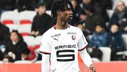 Eduardo Camavinga (Rennes) - Médio de 17 anos francês nascido em Angola, esquerdino. É uma das revelações da época. Tem um enorme talento e está na mira do Real Madrid,