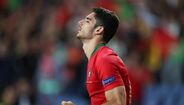 27. Goncalo Guedes - Este avançado português formado no Benfica já conta com um bonito capítulo na história de futebol portuguesa, pois foi ele quem marcou o golo que deu a vitória de Portugal sobre a Holanda na final da 1.ª edição da Liga das Nações, no Estádio do Dragão. Atualmente, representa o Valencia de Espanha.