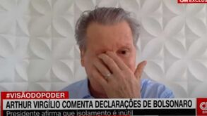 Prefeito de Manaus chora ao pedir a Bolsonaro que respeite coveiros e pessoas que estão a morrer