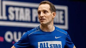Renaud Lavillenie falha Mundiais de pista curta