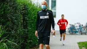 Coronavírus: Dez casos positivos no futebol alemão