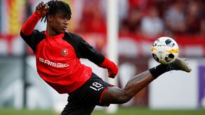 Há sete anos não tinha casa, agora vale 100 milhões: a incrível história de Camavinga, o prodígio do Rennes