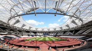 Os 10 estádios que podem receber os jogos da Premier League no regresso da competição