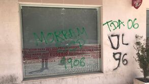 Casa do Benfica de Almada também foi vandalizada com cor verde