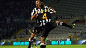 Balotelli e Felipe Melo respondem a Chiellini: «É um cobarde que se mijava de medo»
