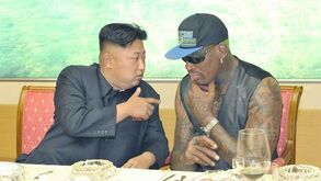 Dennis Rodman recorda bebedeira com Kim Jong-un: «Nisto aparece uma banda com 18 miúdas...»