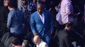 «Mike Tyson nunca me apanhou na cama com Brad Pitt»: as histórias de faca e alguidar do ex-pugilista
