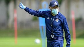 «Para assinar pelo Real Madrid joguei com outro nome e vivi escondido num hotel»