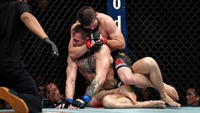Khabib responde a ataque de McGregor: «Foste tão simpático nesta noite»