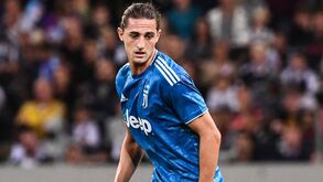 «Último dia de greve!»: Rabiot nega polémica com a Juventus e regressa a Itália