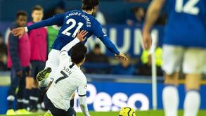 Premier League quer jogadores a treinar mas 'sem carrinhos'
