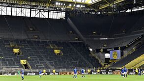 A falta que o som faz ao futebol...