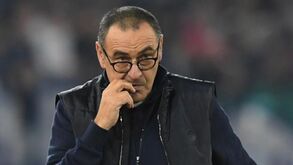 Chiellini: «Falar com Sarri só antes do banho, depois ficamos com o cheiro a tabaco...»