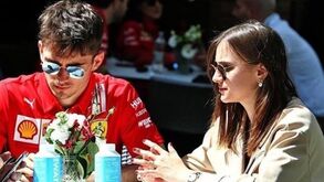 Leclerc deixou namorada à porta durante 25 minutos à conta do 'vício' dos videojogos