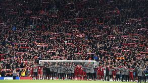 Premier League admite jogos à porta fechada durante um ano