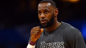 LeBron James sobre Michael Jordan: «Para mim era o Jesus Cristo negro»