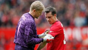 Gary Neville: «Peter Schmeichel foi muito duro comigo»