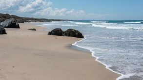 Ministro esclarece: acesso à praia é livre, 