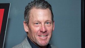 Lance Armstrong: Da certidão de nascimento forjada às 10 mil mentiras que teve de dizer