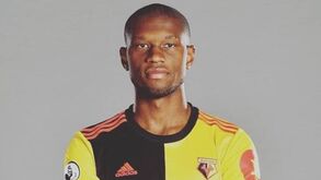 Jogador do Watford brinca com casos no clube: «A nossa tática é injetar Covid-19 e não descer»