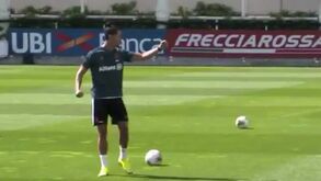 Magia de Ronaldo não tem limites: agora até fez um triplo... com o pé direito