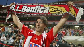 O bom filho a casa torna: Rui Costa voltou a pisar a Luz há 14 anos