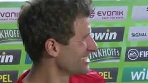 O insólito momento de Bernardo Silva com um adepto em Manchester