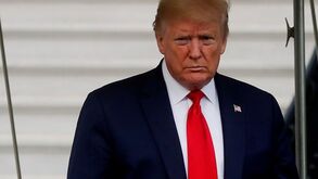 Twitter coloca alerta de “verificação de factos” em publicações de Trump
